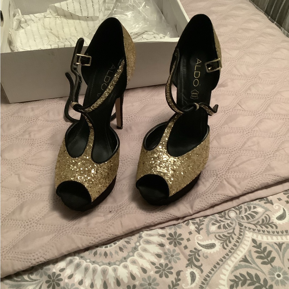 Aldo Women's Gold Glitter Heels